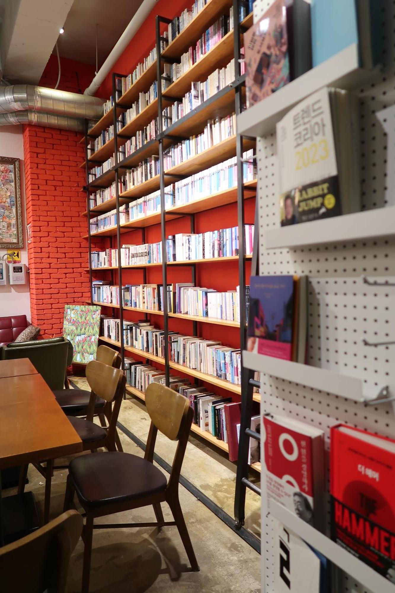 Andong Poong-Gyung Hostel N Library Exterior photo