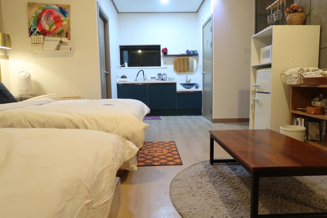 Andong Poong-Gyung Hostel N Library Exterior photo